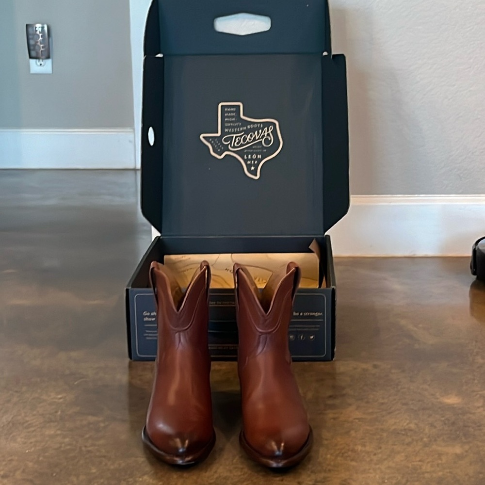 Brand new Tecovas “The Penny” in bourbon color